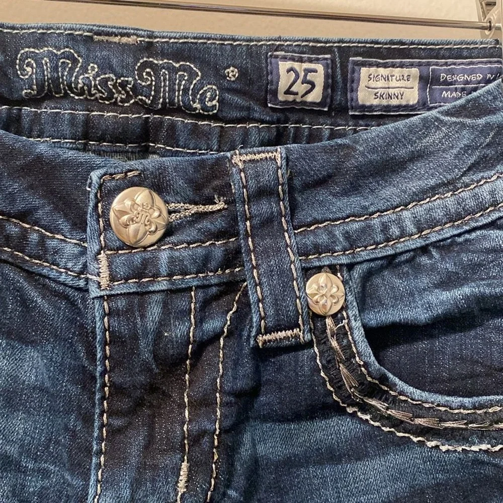 Miss‎ Me Dark Wash Signature Skinny Distressed Shiny Stitched Jeans 25